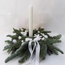Karácsonyi asztaldísz élő nobilis fenyőből  