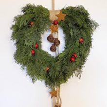 Ajtódíszek friss zöldekből. 