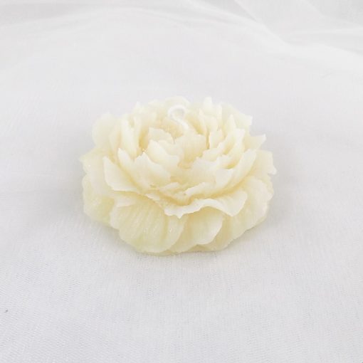 Krém színű paeonia gyertya, anyáknapi csomagolásban ∅:8x3,5cm 