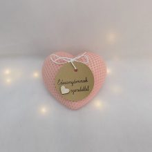 Rózsaszín szívgyertya dobozban, anyáknapi cimkével 10x9,5x4 cm