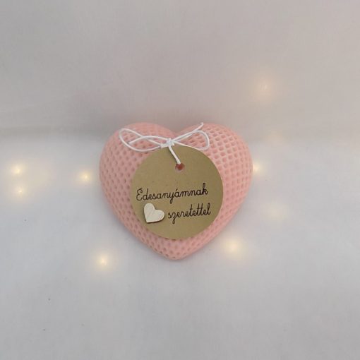 Rózsaszín szívgyertya dobozban, anyáknapi cimkével 10x9,5x4 cm