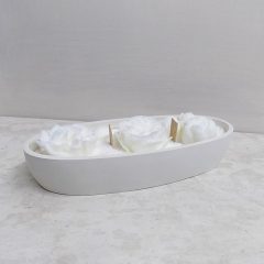   Ovális gyertyatál fakanóccal, viaszvirágokkal 22x8,5x6,5 cm 