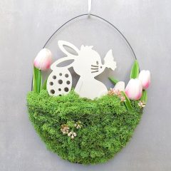   "Nyuszi üla fűben", húsvéti ajtódísz, falidísz. 35x26