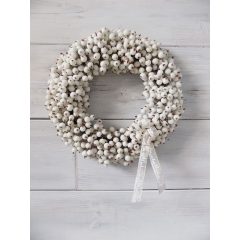 Fehér bogyós ajtódísz, karácsonyi szalaggal. ∅:29cm