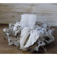 Adventi koszorú eukaliptusz alapon, angyalszárnnyal. Ø:38x16cm
