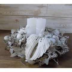   Adventi koszorú eukaliptusz alapon, angyalszárnnyal. Ø:38x16cm