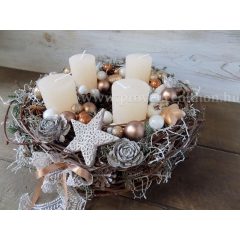   Adventi koszorú ág alapon gyömbér színű gömbökkel.Ø:32x11cm   /k1/
