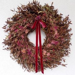 Eukaliptusz  koszorú, virágokkal ∅:55-58 cm