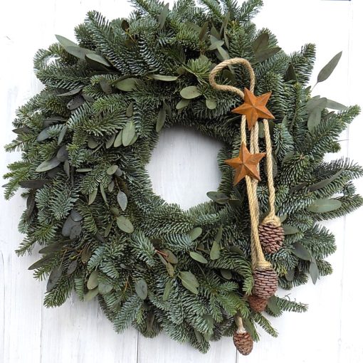 Nagy élőnövény koszorú nobilis fenyőből, eukaliptusszal ∅:55-58 cm