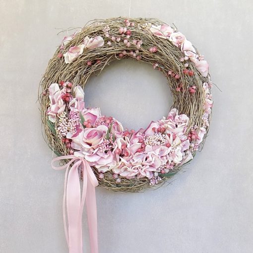 Selyemvirág ajtódísz szőlővessző alapon. ∅:33cm