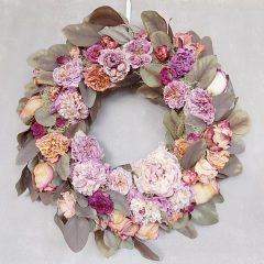 Természetes eukaliptusz koszorú, rózsákkal ∅:38 cm