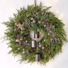 Élőnövény koszorú tobozokkal, kolomppal ∅:45 cm