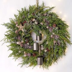 Élőnövény koszorú tobozokkal, kolomppal ∅:45 cm