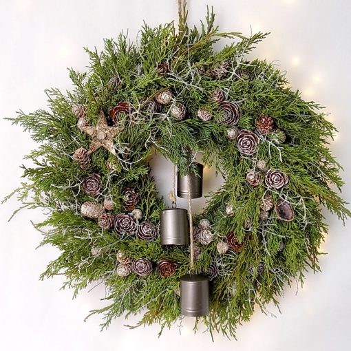 Élőnövény koszorú tobozokkal, kolomppal ∅:45 cm